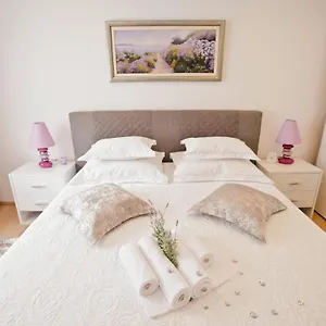 Satureja Montana Appartement